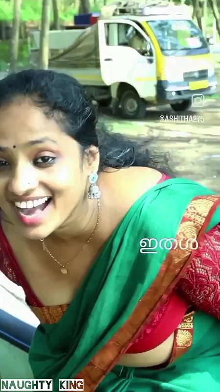 malayali vlogger Ashitha Vinod Sexy big dep navel in green saree