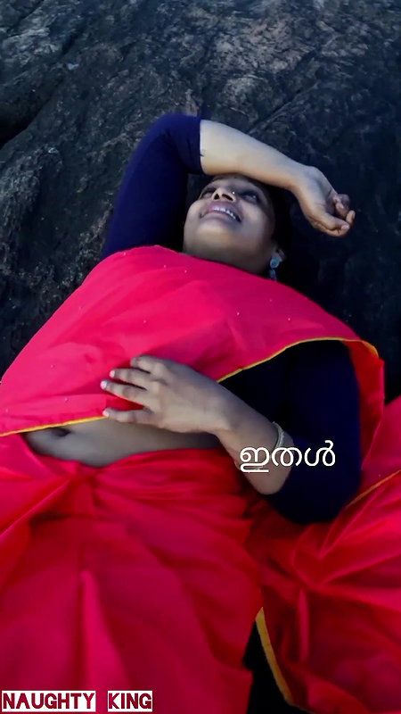 malayali vlogger Ashitha Vinod Sexy big dep navel in green saree