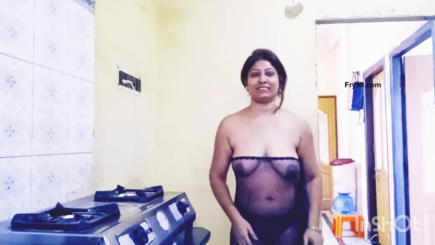 Desi hot bhabi small boobs