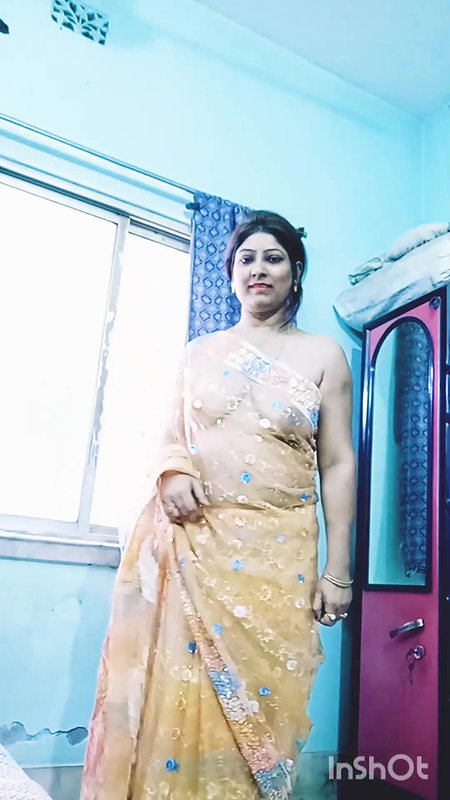 Cute bhabi sexy boobs