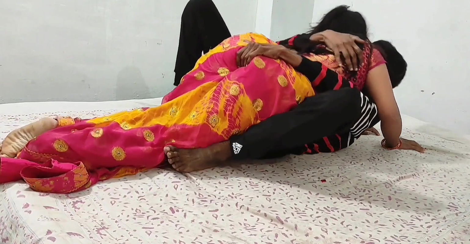Beautiful desi indian bhabhi fucked by her brother in law and cum on mouth with hindi audio