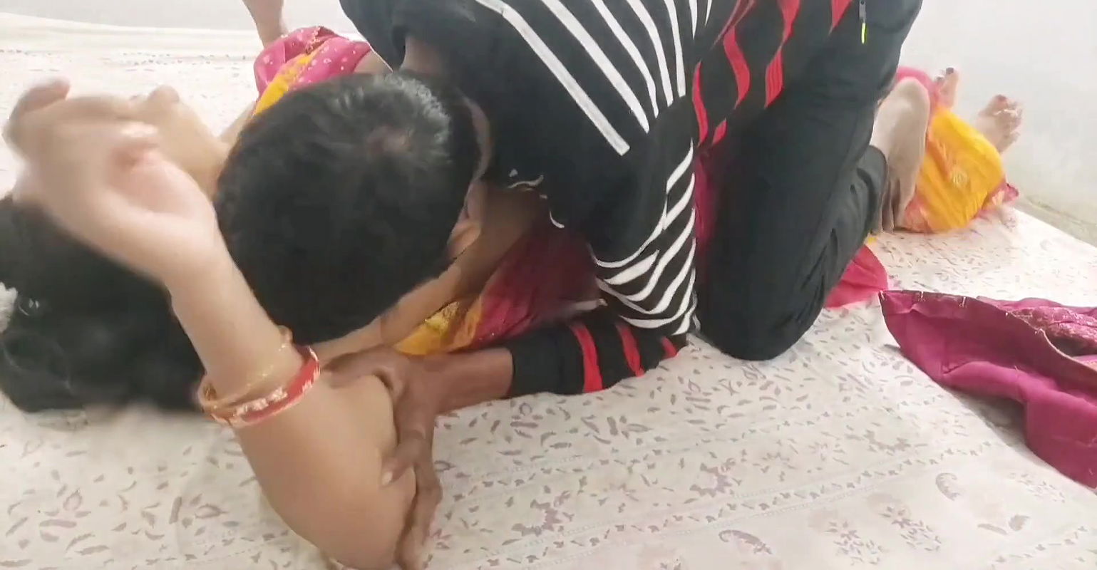 Beautiful desi indian bhabhi fucked by her brother in law and cum on mouth with hindi audio