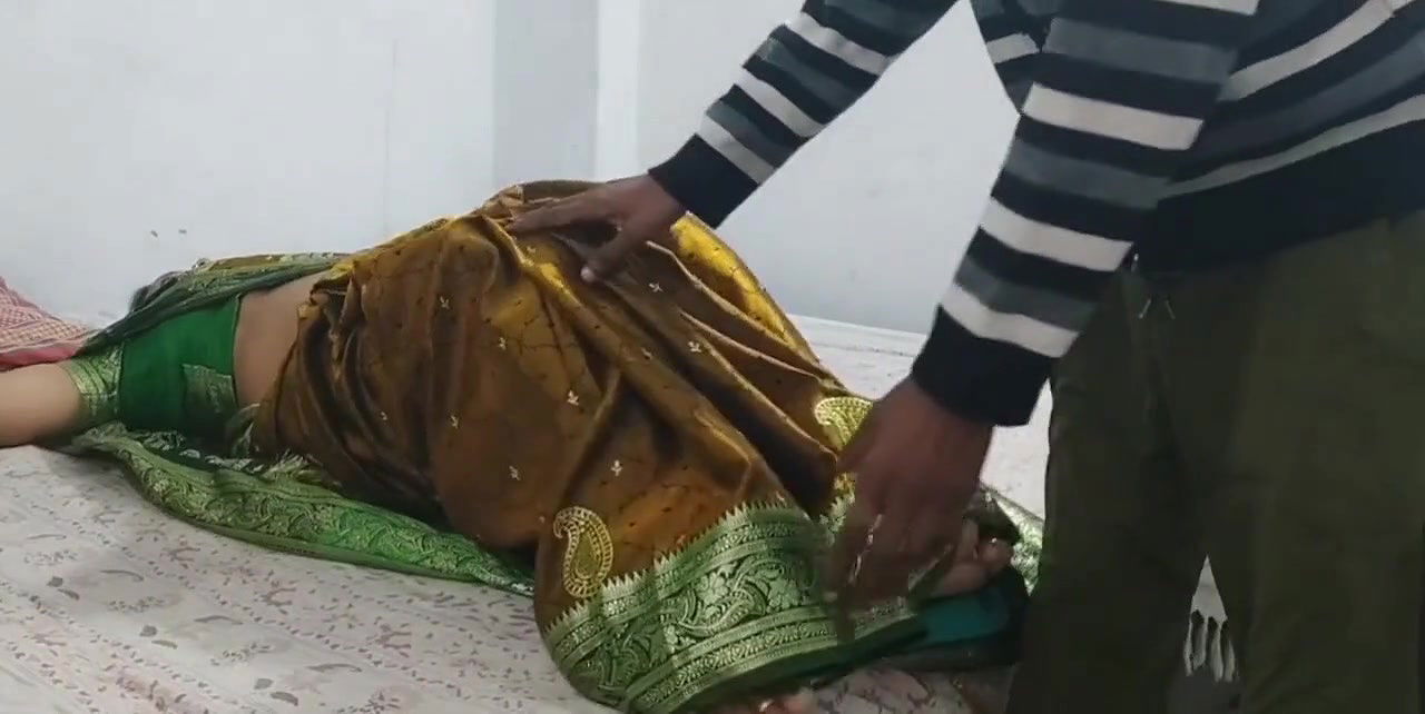 Prashad deke sexy chachi ko jam ke chod aur gaand maari desi step son fucked his her step mother and do anal sex