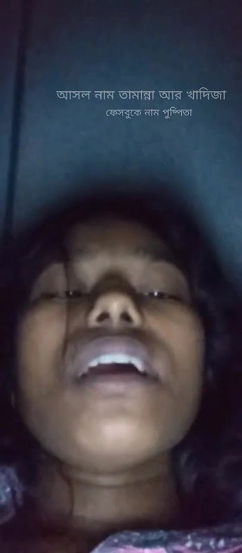 Horny Girl Pissing and Fingering