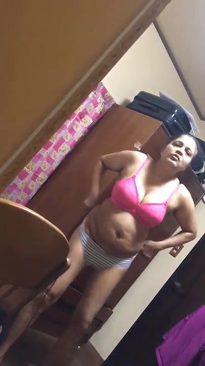 Aunty Changing Captured