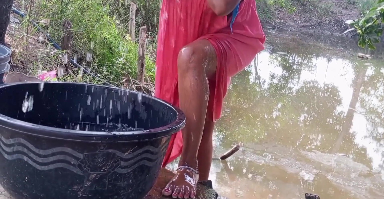 Hot bhabhi devar sexy video India village desi style fucking