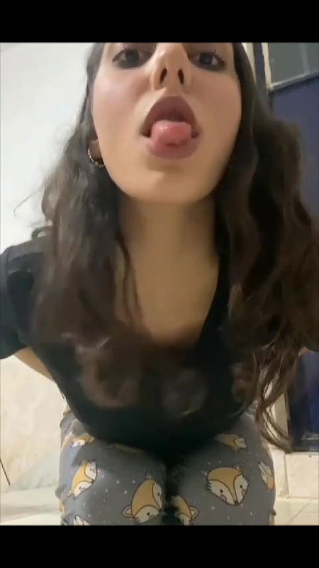 BEAUTIFUL SEXY ROUND ASS  BABE SELFSHOT TEASING VIDEO