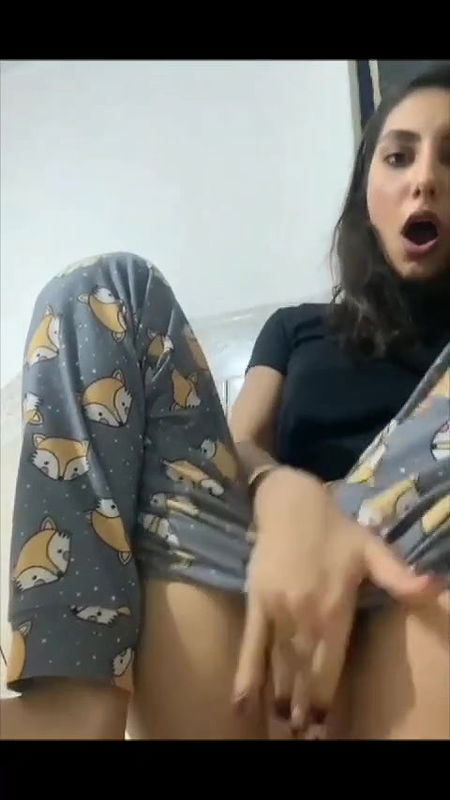 BEAUTIFUL SEXY ROUND ASS  BABE SELFSHOT TEASING VIDEO