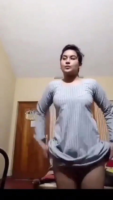 desi sexy bhabi open her dress