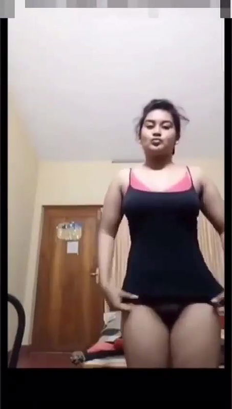 desi sexy bhabi open her dress