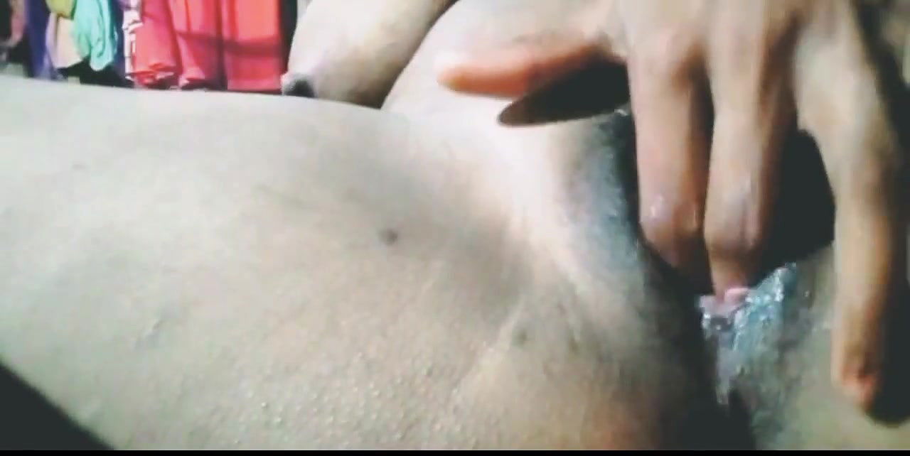 Village Bhabhi Boob’s Massage And Pussy Hard Fingering Very Beautiful