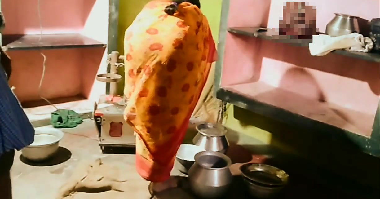 desi – A husband who has sex while his wife is doing housework