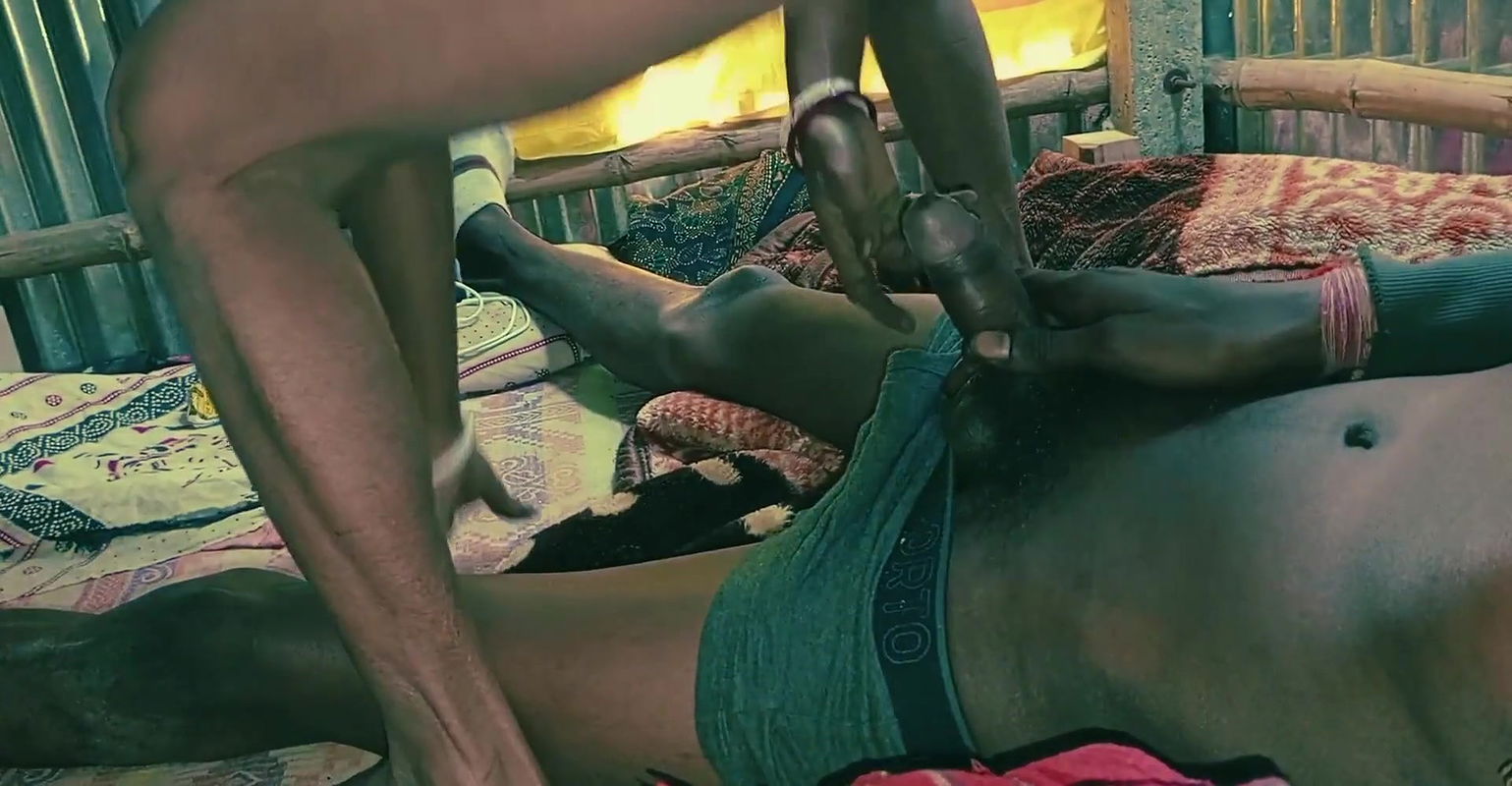 Happy new year mein aunty ki gand chudai ki bahut Masti ke sath