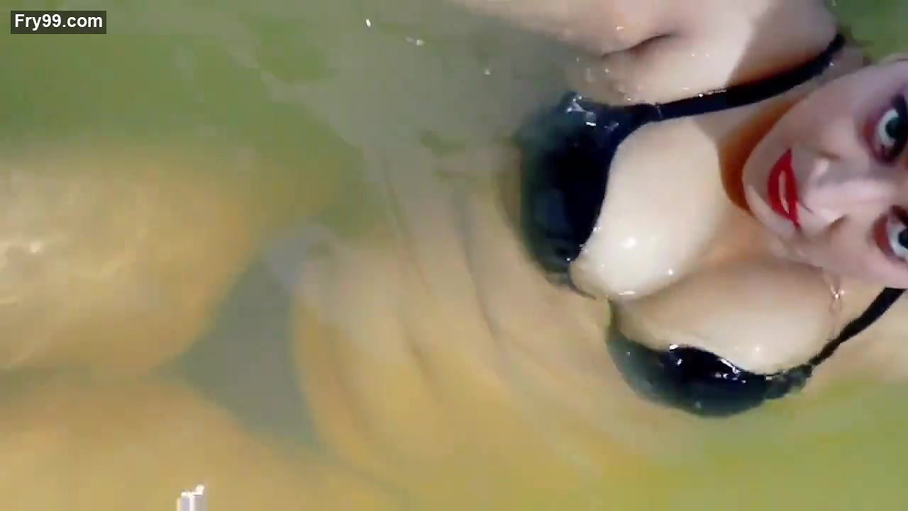 Horny booby mili wet huge cleavage and navel show photoshoot