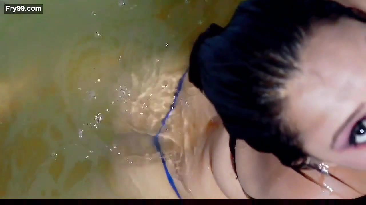 Horny booby mili wet huge cleavage and navel show photoshoot