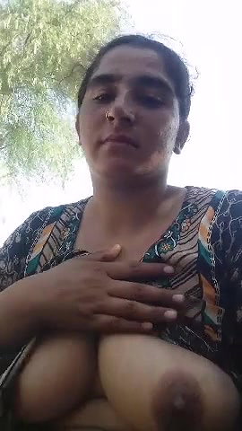 Bhabhi showing