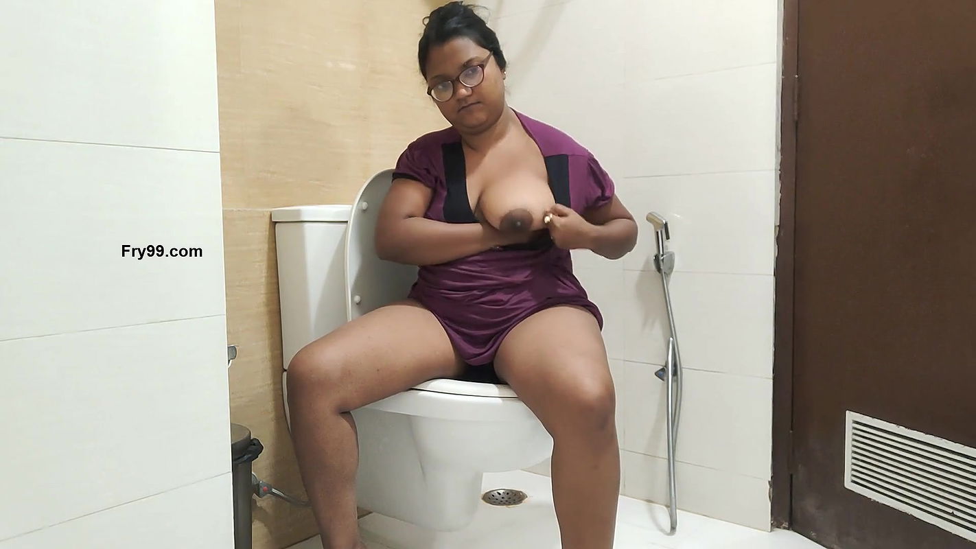 watch this curvy indian girl masturbate on the toilet