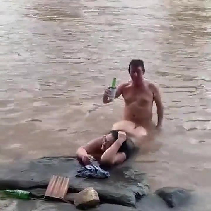 Mature couple fucking in River