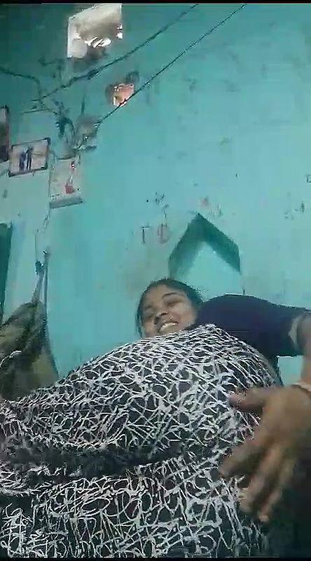 Durgapur ki Bengali girl webcam sex ka maja leti hui