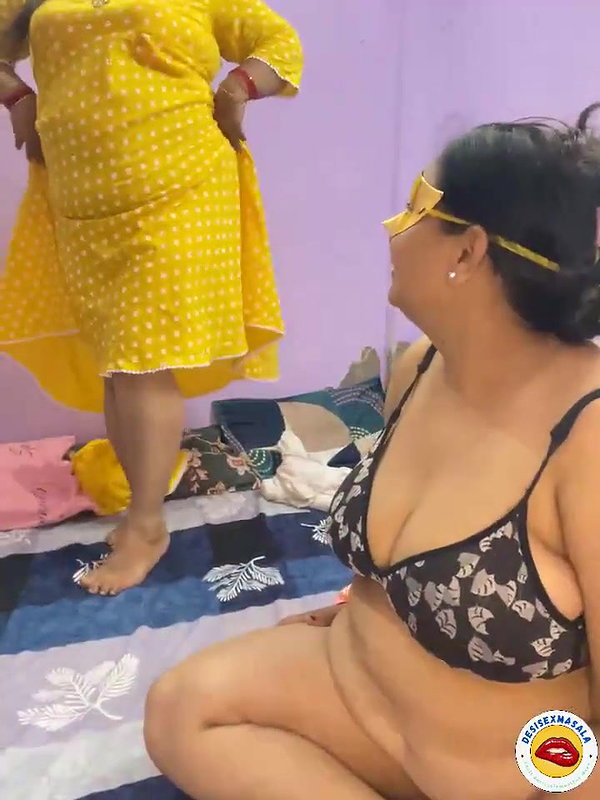 Desi two faty bhabi play pussy