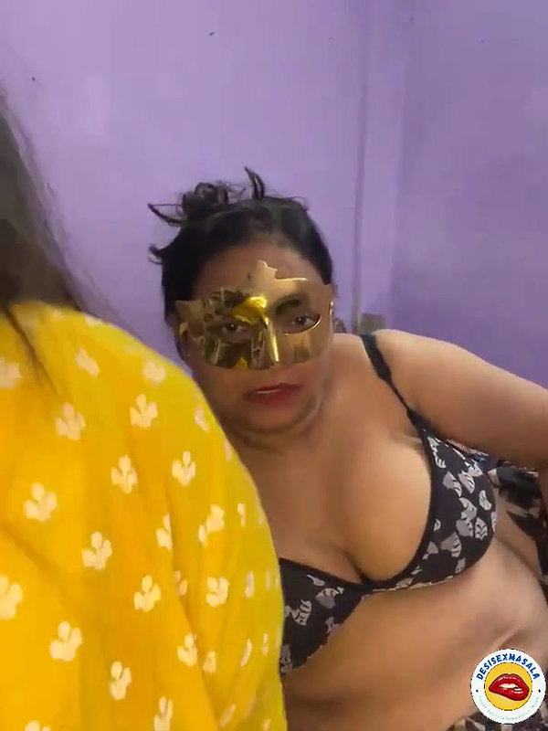Desi two faty bhabi play pussy