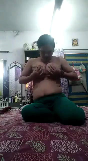 Mature Bhabhi ki boobs aur chut ki nangi video