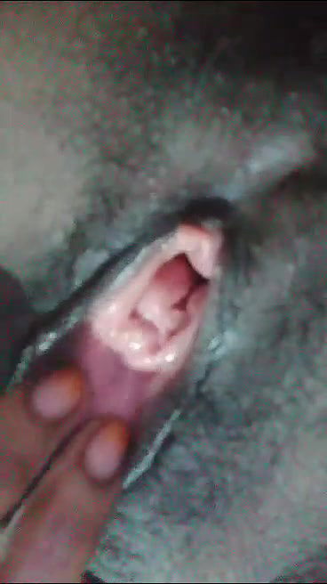 Mallu horny aunty showing& fingering