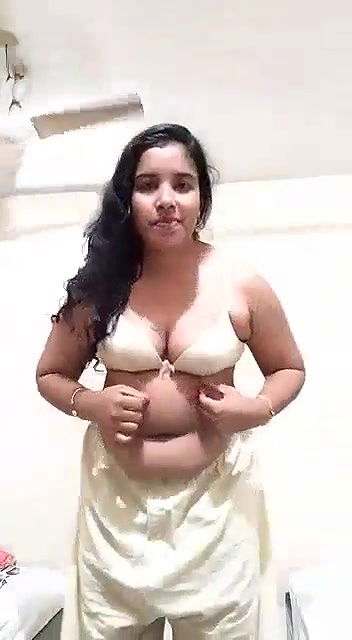 BigAss Sexy Mallu Bhabi Showing