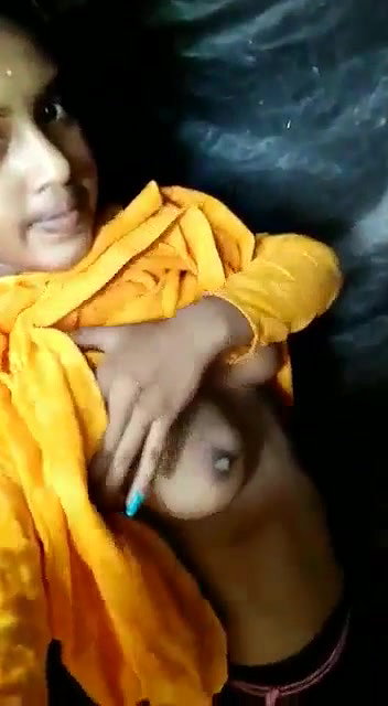 Cute Desi Girl Shows Her Boobs and Pussy