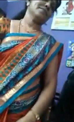 Desi Aunty Showing Pussy to BOOoss