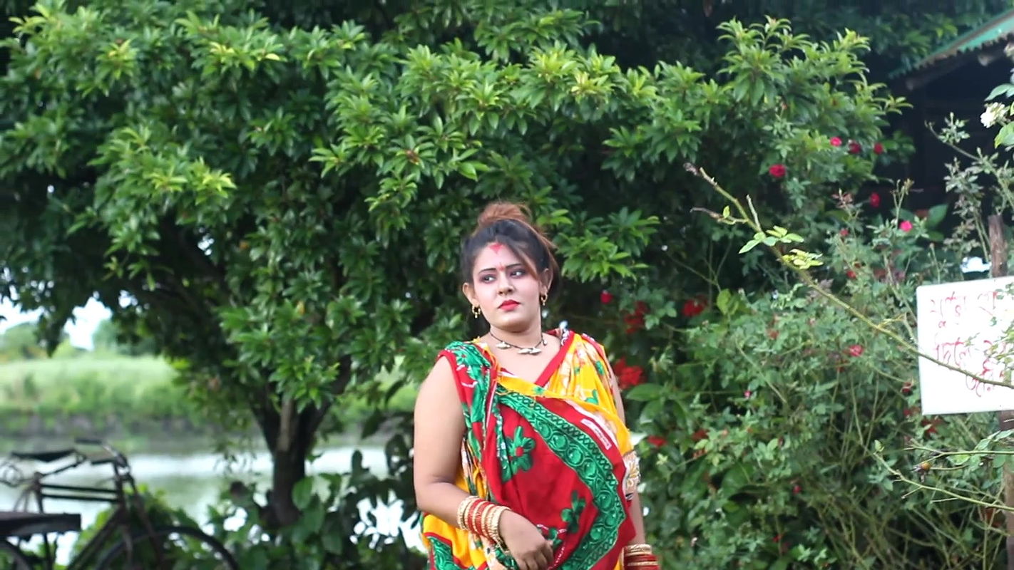 Beautiful sufia sathi braless side boob show photoshoot