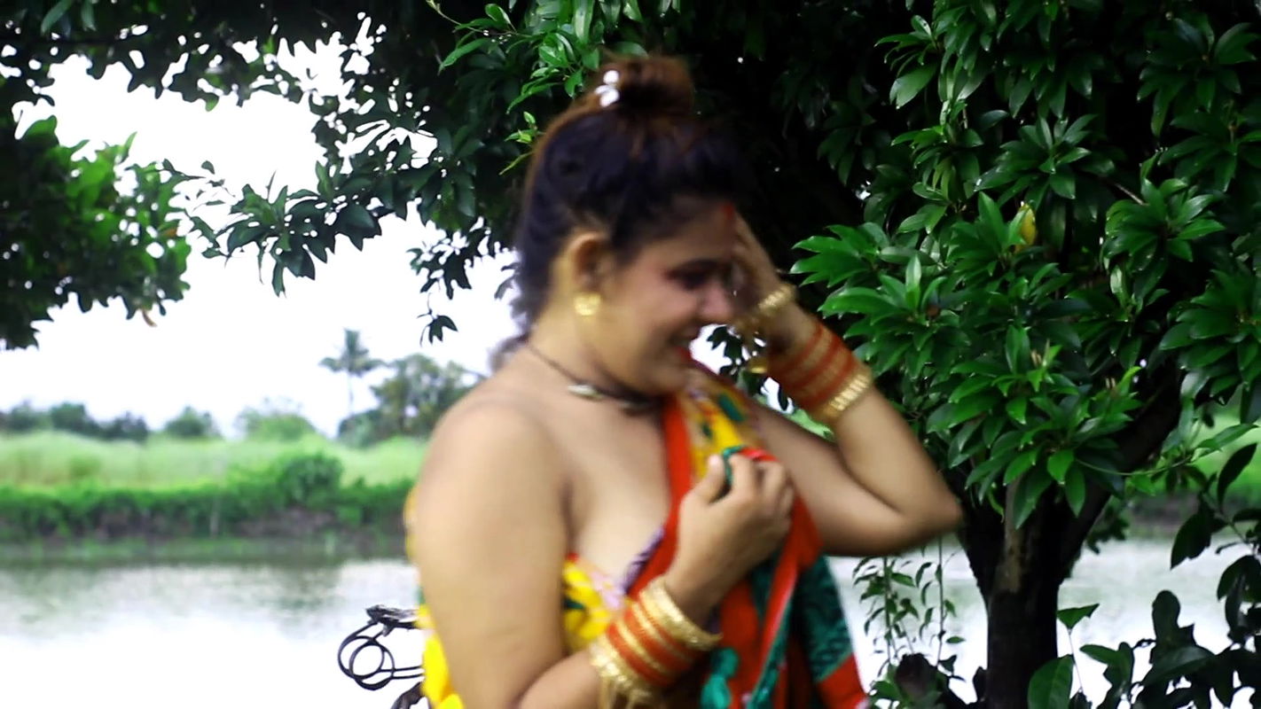 Beautiful sufia sathi braless side boob show photoshoot