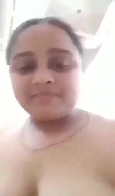 Horny Chubby Wife Fingering