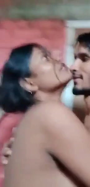 Desi Aunty with Yngr Cosin Quikie at Home