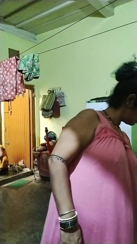 Desi hot aunty bath video