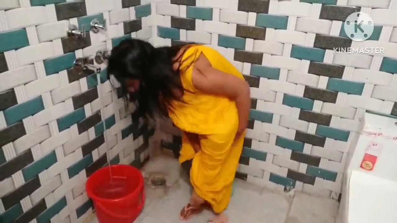 Big boobs bhabi hot bath video