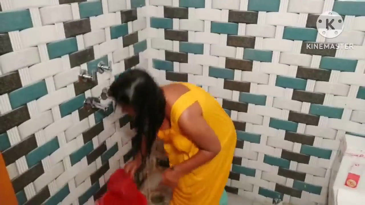 Big boobs bhabi hot bath video