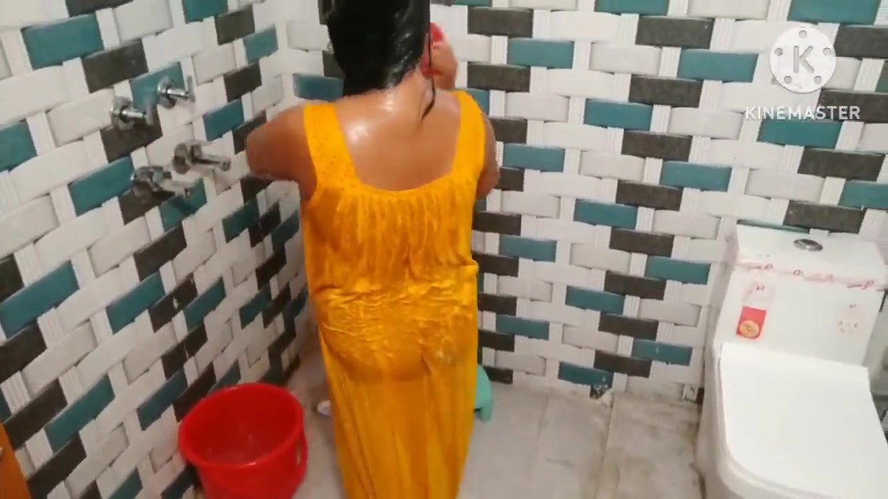 Big boobs bhabi hot bath video