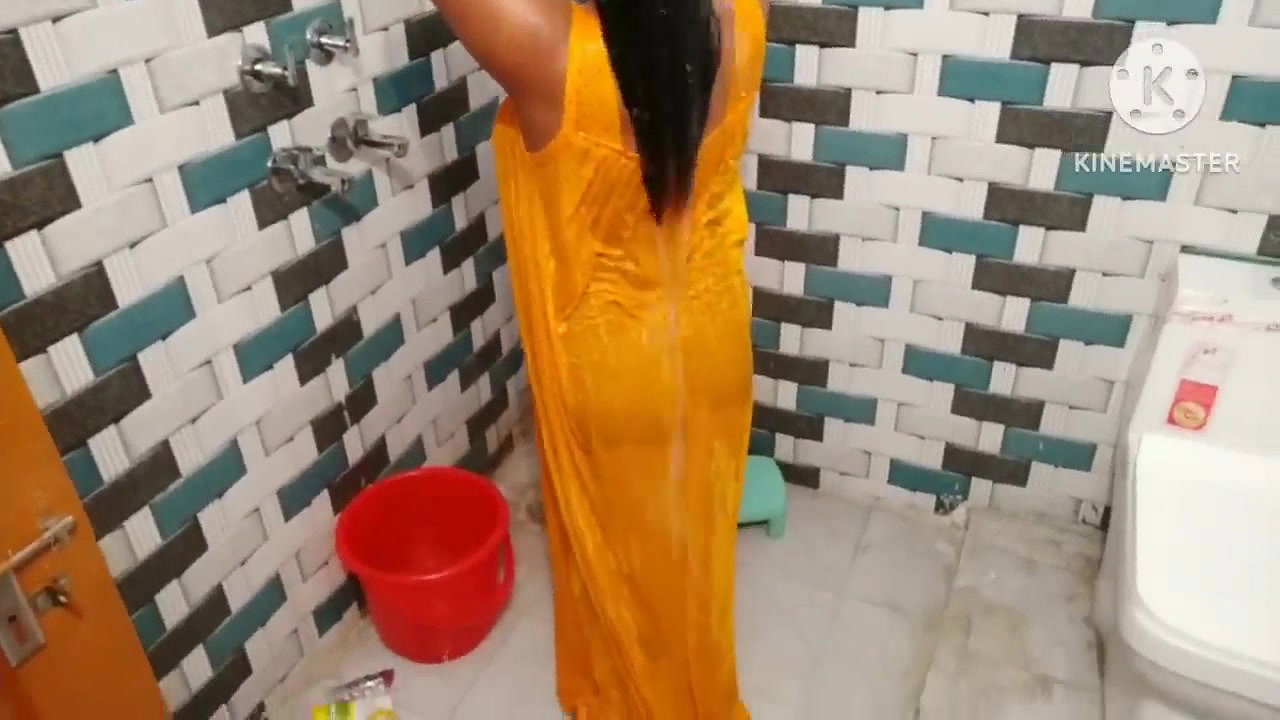 Big boobs bhabi hot bath video