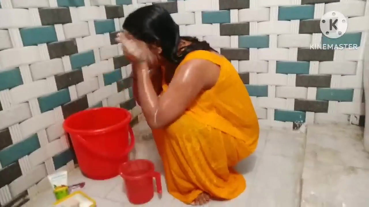 Big boobs bhabi hot bath video