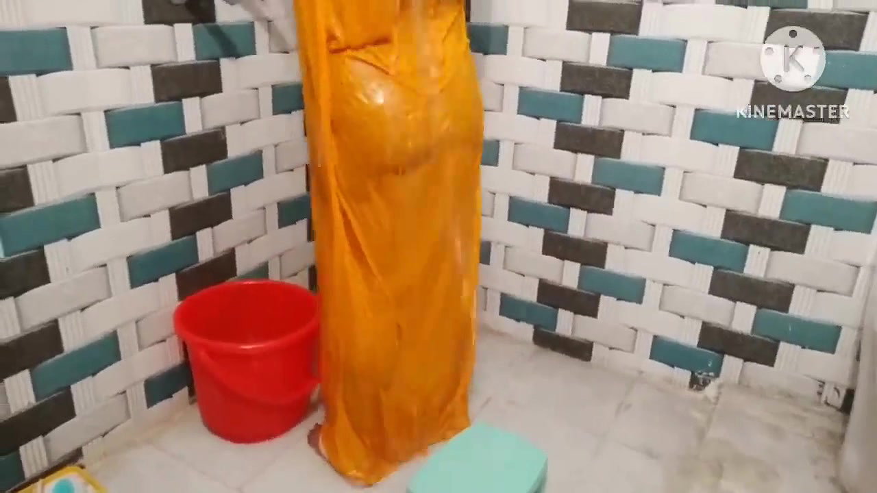 Big boobs bhabi hot bath video