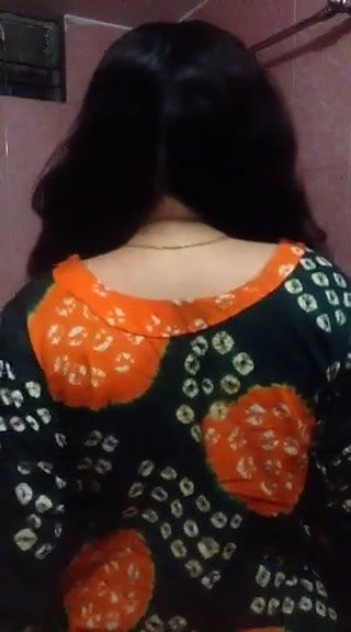 Cheating Bhabhi STRIP Recording her Naked Body for Lover