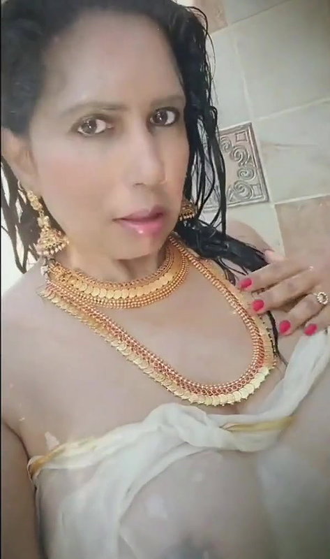 DEsi Awaited Bhabji 3rd Video Sh00t
