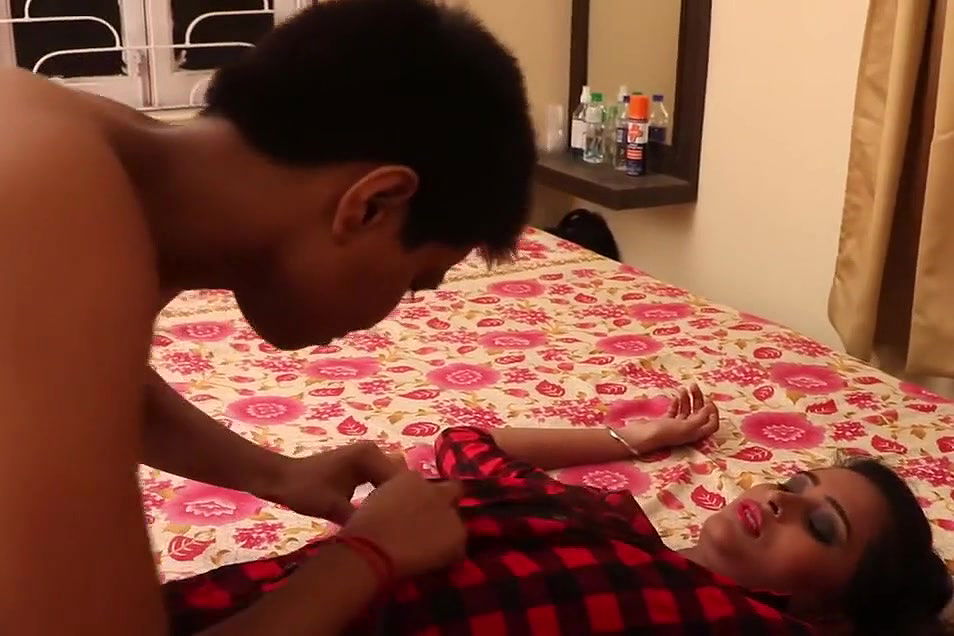 Desi Beautiful Bhabhi Cheeting fuk with Old LOver