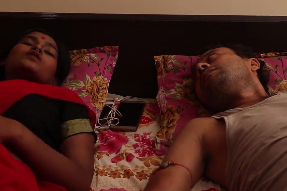 Desi Beautiful Bhabhi Cheeting fuk with Old LOver