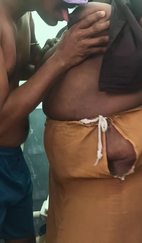 Tamil akka thambi bathing at alone House