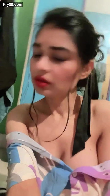 NAUGHTY INSTA WHORE SHOWING HER MILKY DEEP CLEAVAGE