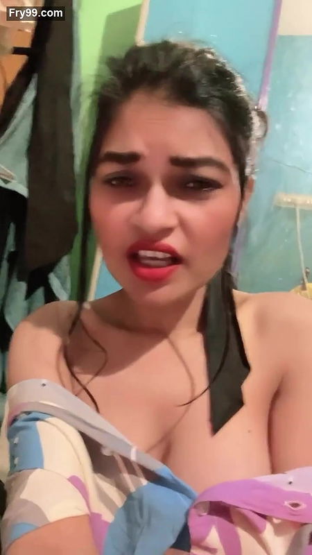 NAUGHTY INSTA WHORE SHOWING HER MILKY DEEP CLEAVAGE