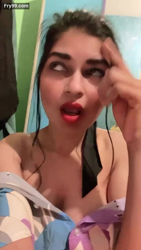 NAUGHTY INSTA WHORE SHOWING HER MILKY DEEP CLEAVAGE