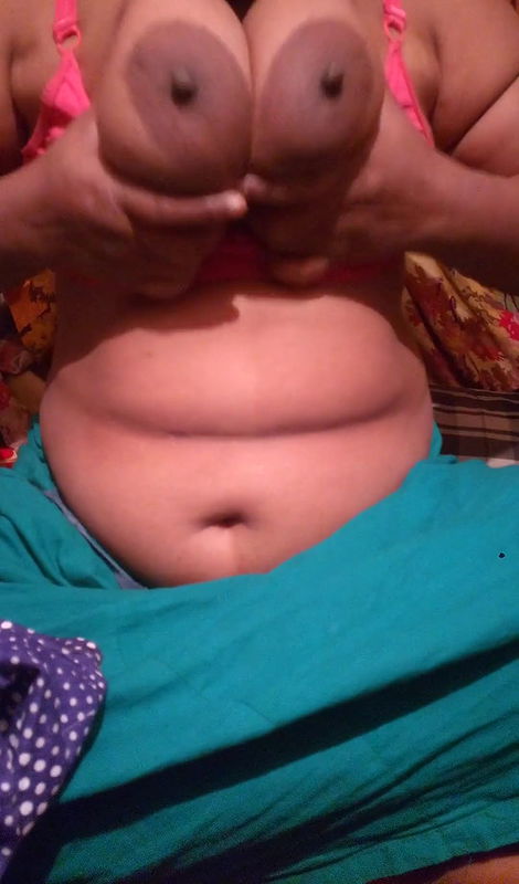 Deshi beautiful college girl shows his big bob and pussy